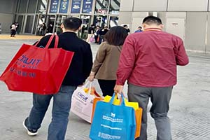Οι εκπρόσωποι της Qixingyuan επισκέφτηκαν το 2023 Shenzhen International Electronic Circuit Show HKPCA